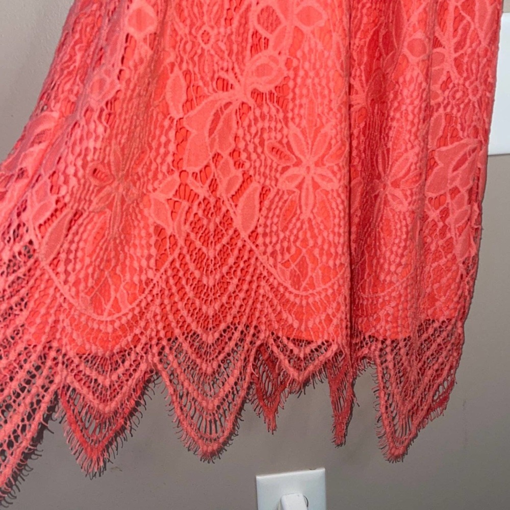 Love, Fire Women’s Coral Sleeveless Lace Overlay Dress Size Small - Picture 2 of 8